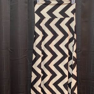 Black and white maxi skirt